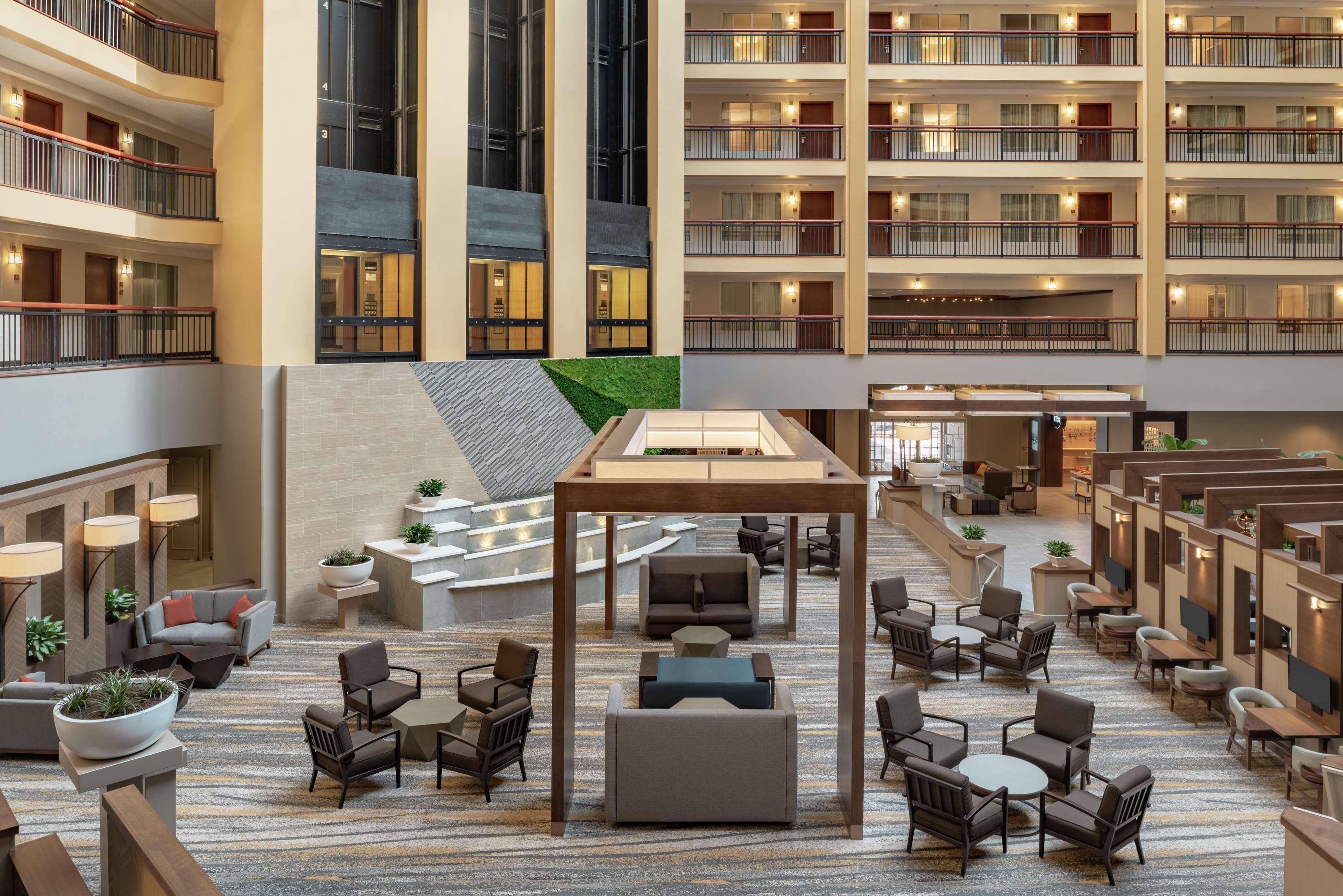 Embassy Suites By Hilton Cleveland Rockside Independence Exterior photo