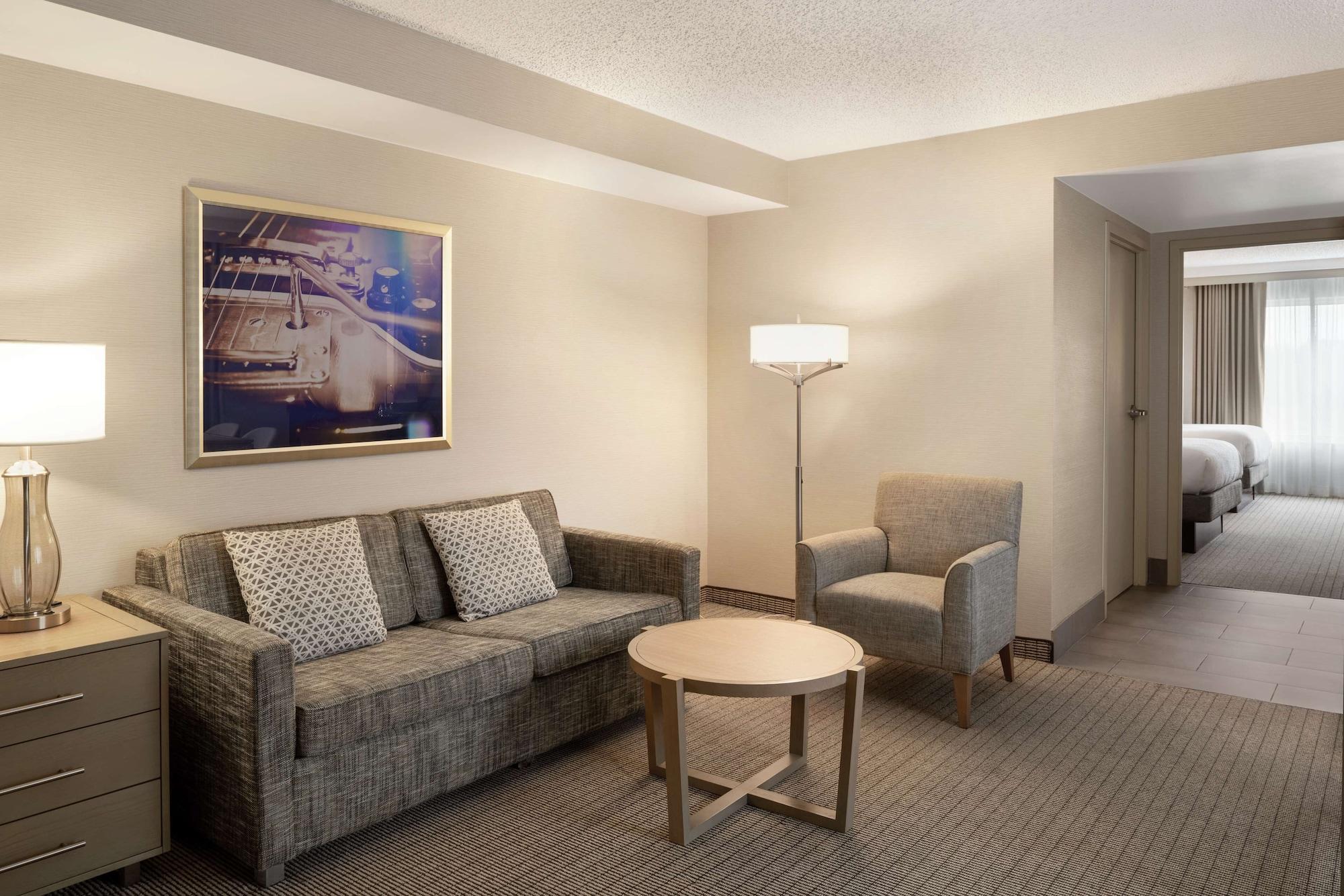 Embassy Suites By Hilton Cleveland Rockside Independence Exterior photo