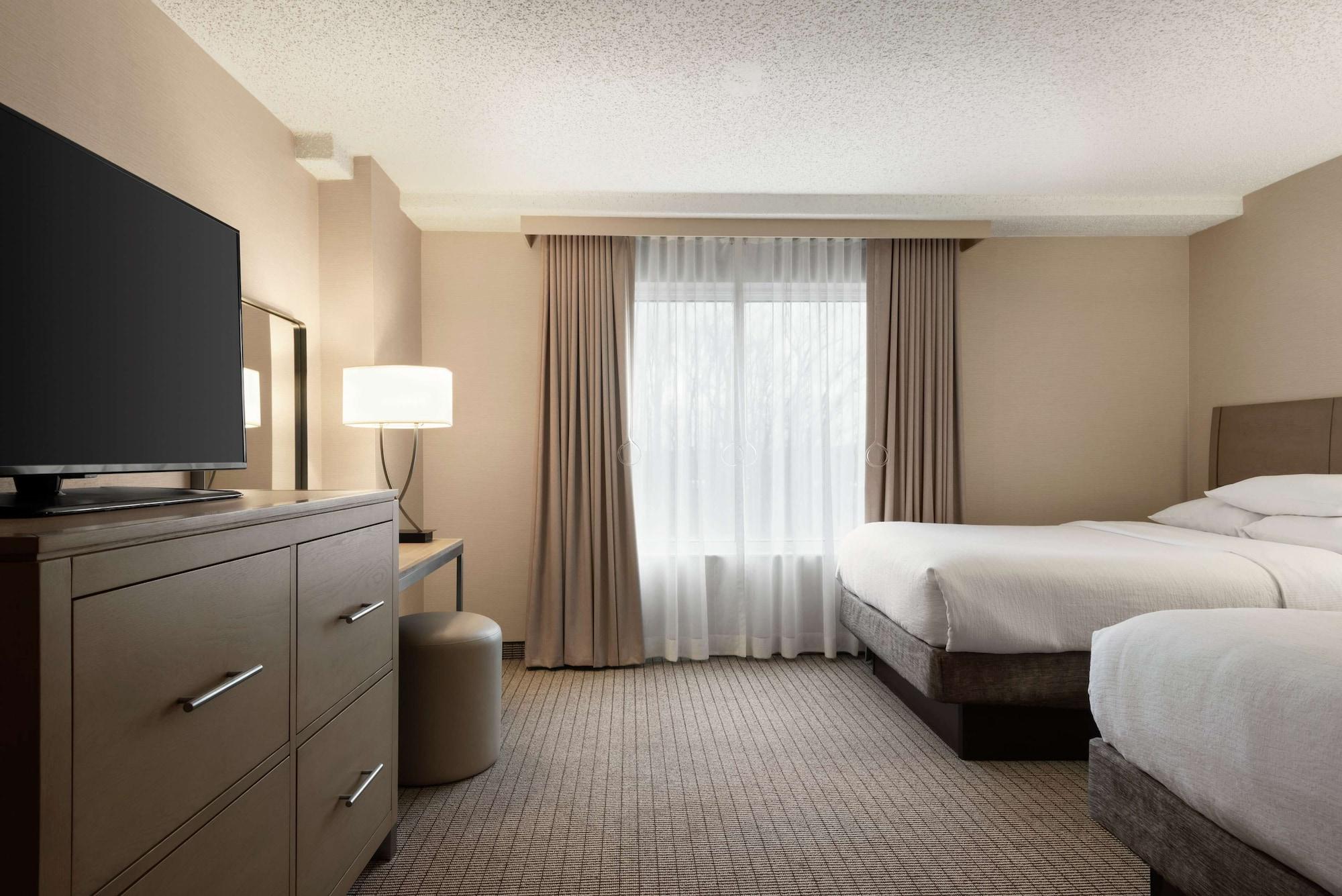 Embassy Suites By Hilton Cleveland Rockside Independence Exterior photo
