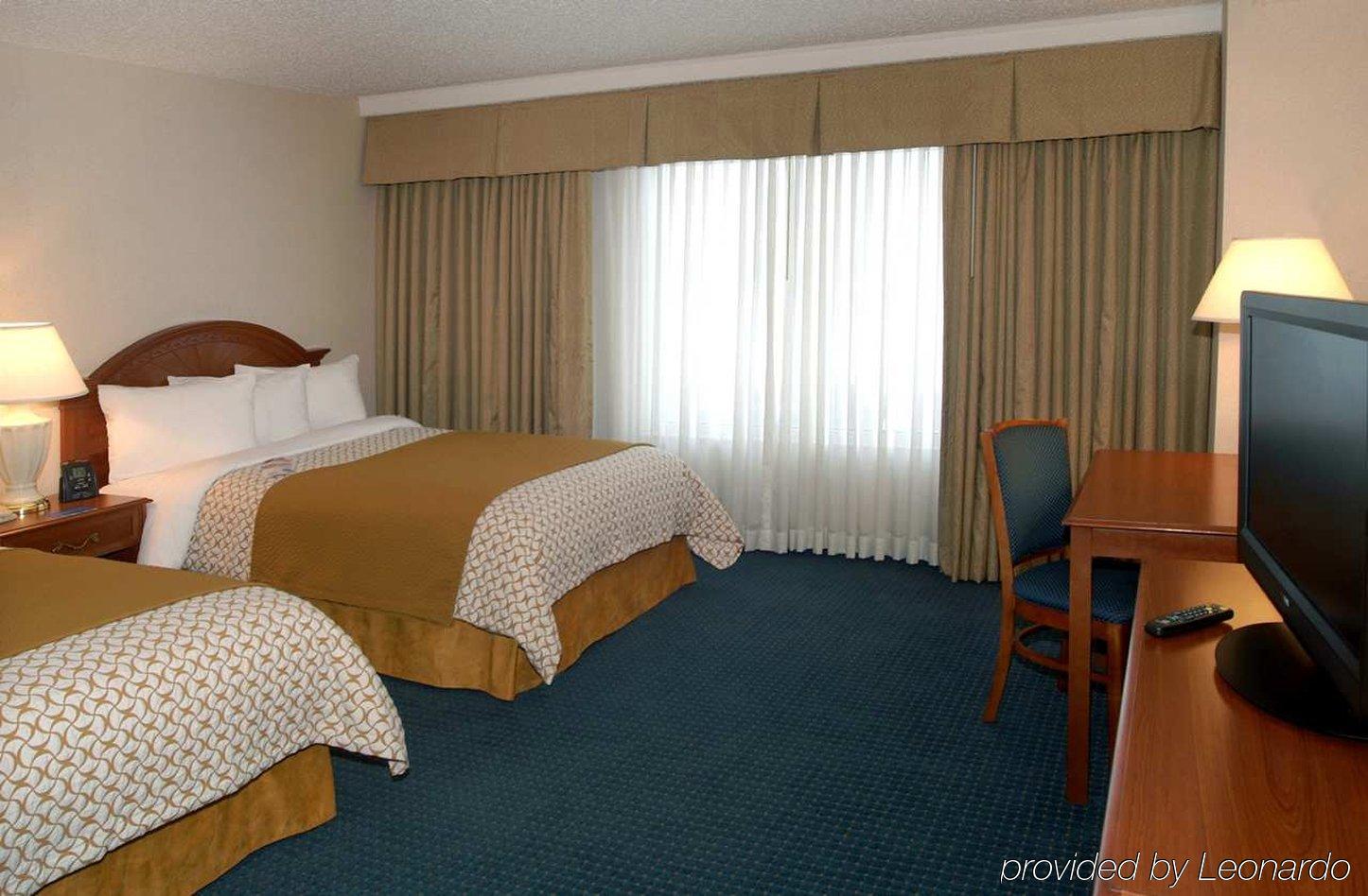 Embassy Suites By Hilton Cleveland Rockside Independence Room photo
