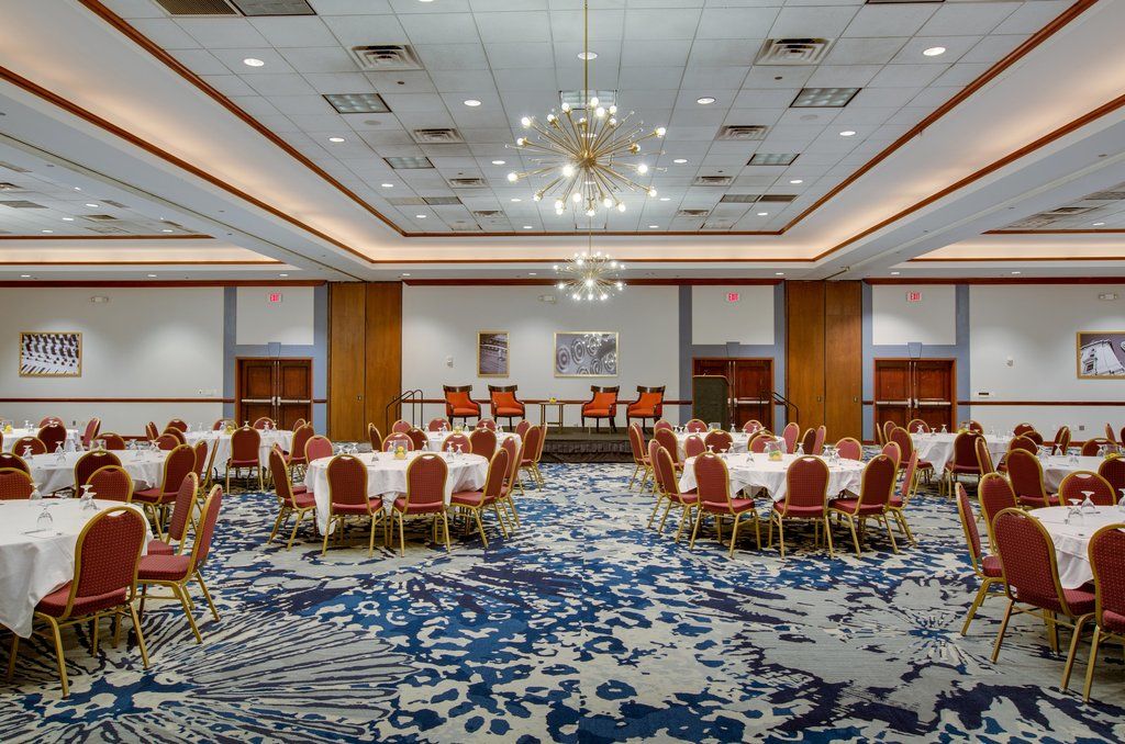 Embassy Suites By Hilton Cleveland Rockside Independence Exterior photo