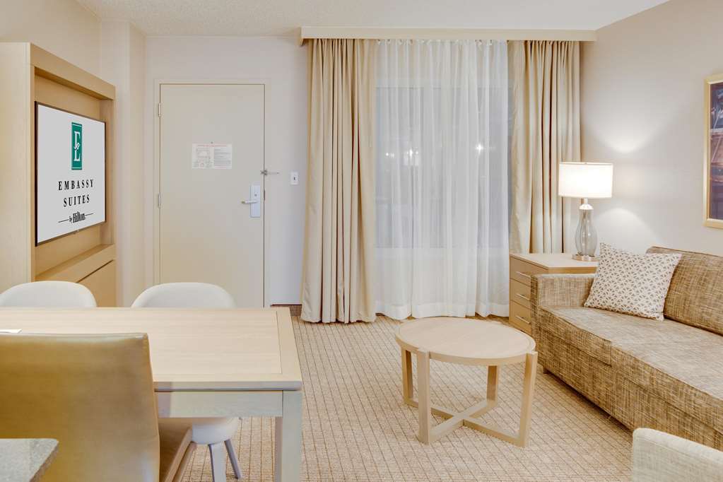 Embassy Suites By Hilton Cleveland Rockside Independence Room photo